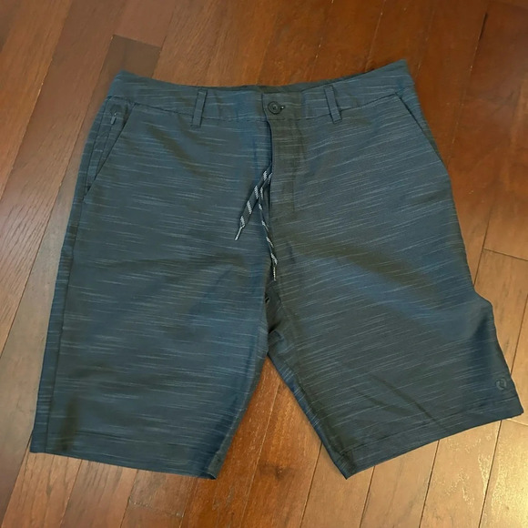 Hang Tan grey color Hybrid Shorts size 34 like new - Picture 5 of 15